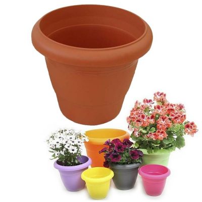 Plastic flower pots